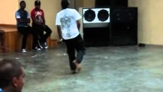 preview picture of video 'BATTLE ZONE 1 - Bboy Wiz Kid vs Bboy Saint (Finalz) - Trinidad'