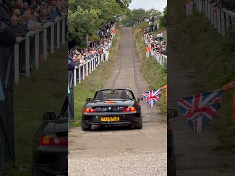 BMW Z3 Roadster 3.0 Litre takes on the test hill at Brooklands Museum!