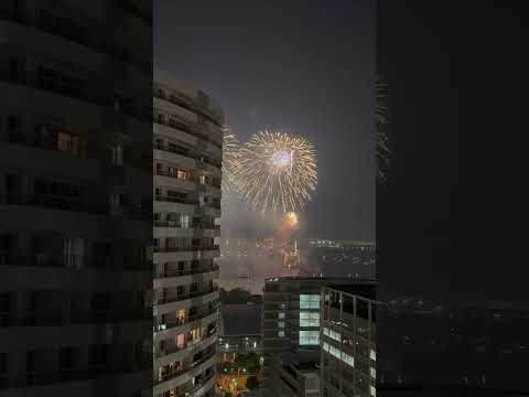 みなとみらいスマートフェスティバル2025の花火大会が始まりました！オープニングから凄いです！