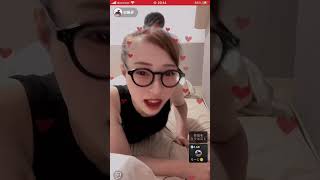 ライブ配信　おだんご娘　見えなそうで見えてる　もっと見たい　胸チラ　谷間