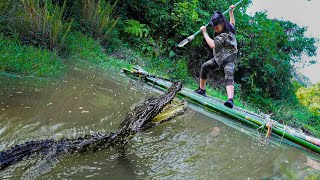 Making Rafts to Fight Crocodiles - Slip and Fall into the Lake/ Bushcraft &amp; Survival P.2