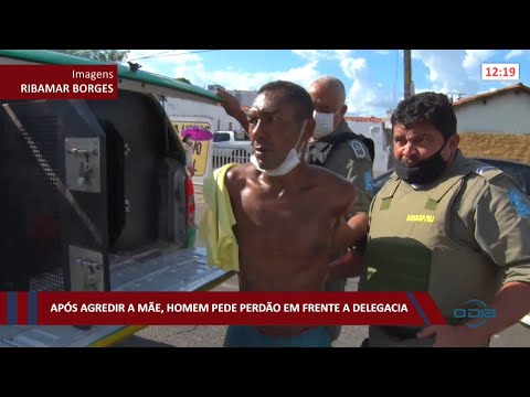 Após agredir a mãe, homem pede perdão em frente à delegacia 04 11 2021