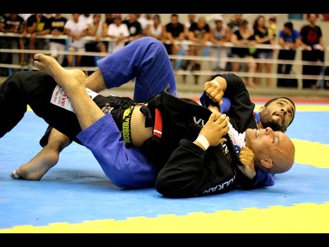 Dimitrius Soares Souza x Vitor Toledo - Sul Americano de Jiu-Jitsu 2014 IBJJF