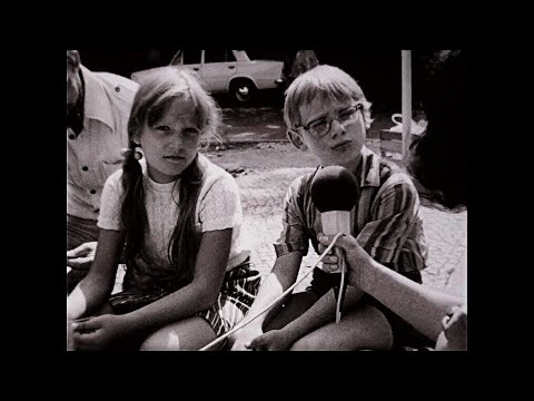 Damals in der DDR 1976 Pioniere sammeln Altpapier