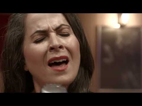 Latife Eraslan - Kara Tren Gecikir