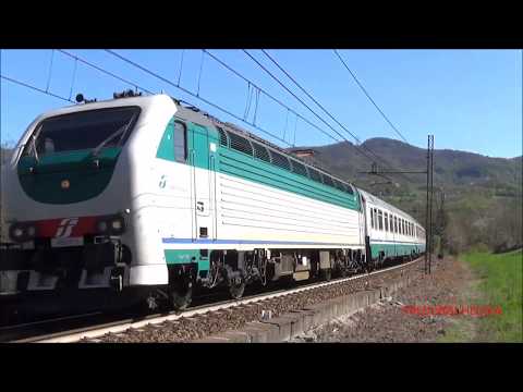 STROMBAZZATE DEI TRENI IN TRANSITO SULLA LINEA LENTA DEI GIOVI A RIGOROSO. (AL) MER. 15 - 4 - 2015.