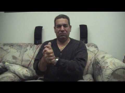 manualist plays the chicken dance song - on his hands!