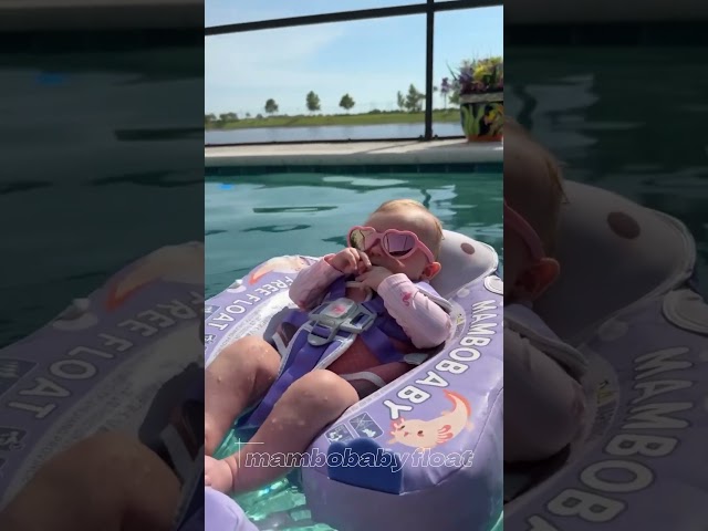 Vídeo relacionado con Thedttoy Flotador Bebe Inflable para 1 2 3 Años, Nuevo Piscina Bebe de Toldo Protección Solar con Antivuelco Doble Airbag y Asiento de Seguridad, Flotador de Piscina para Bebé Niños 6-36 Meses (Rosa)