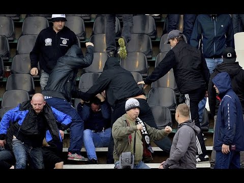 Slavia hools attacks home fans (Hradec Králové) 15.10.2016