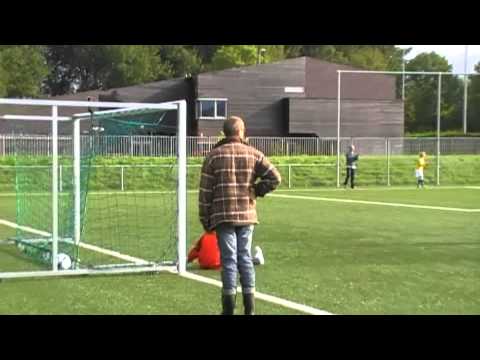 Wereldgoal bij SC Franeker E2 - Blauw-Wit '34 E2