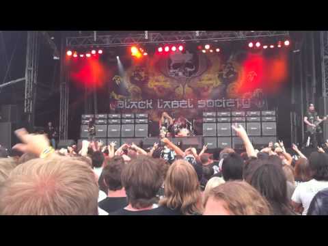 Black Label Society - Genocide Junkies (Live High Voltage London 2010)