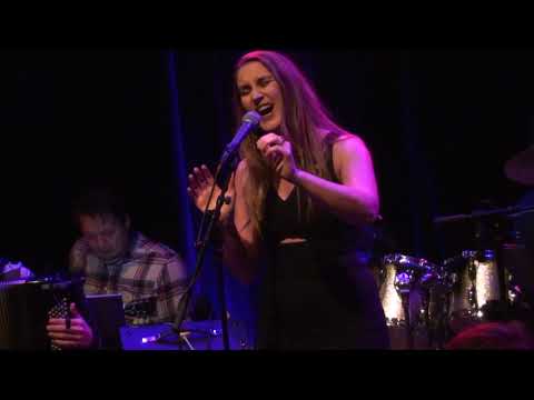 7 Katell Chevalier 01 02 2020 Paris Panache! van Piaf tot Stromae Set 1 Dauphine, Amsterdam