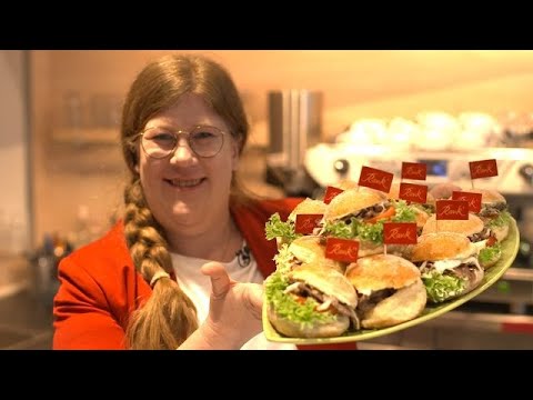 Video Thumbnail: Faschings-Snack mit Drehspieß-Upgrade: Wie schmeckt der Döner-Kreppel?