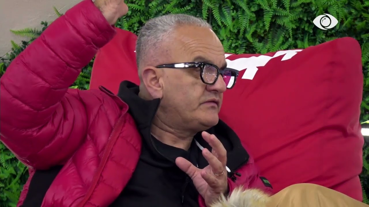 Gimbo i afrohet Selin, Artani hedh batuta: Dua të takoj gjysmën e shtëpisë time