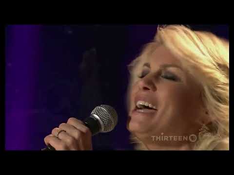 Faith Hill - A Baby Changes Everything  - 4k