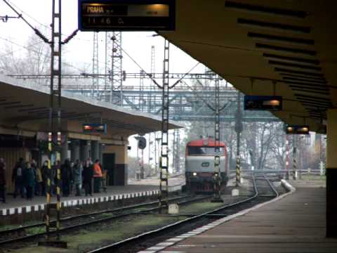 749 006 na čele R 1248 - Praha Smíchov - příjezd - 17.11.2010.