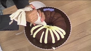 bundt cake with cream cheese frosting recipe