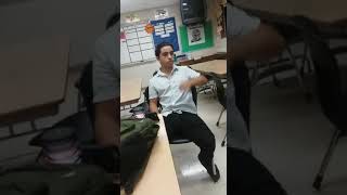 Cantando En menos de un minuto de t3r elemento