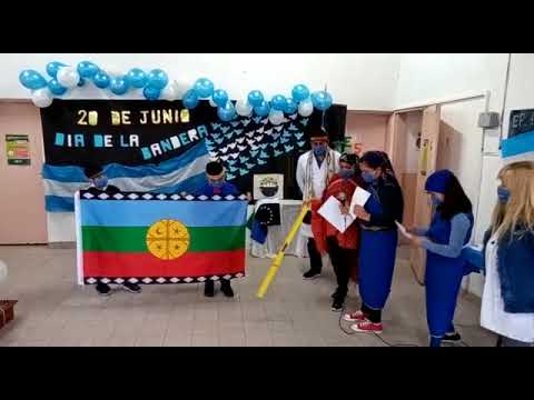 Construyendo Puentes. Escuela 174 de Blancura Centro. Río Negro. Bandera Mapuche