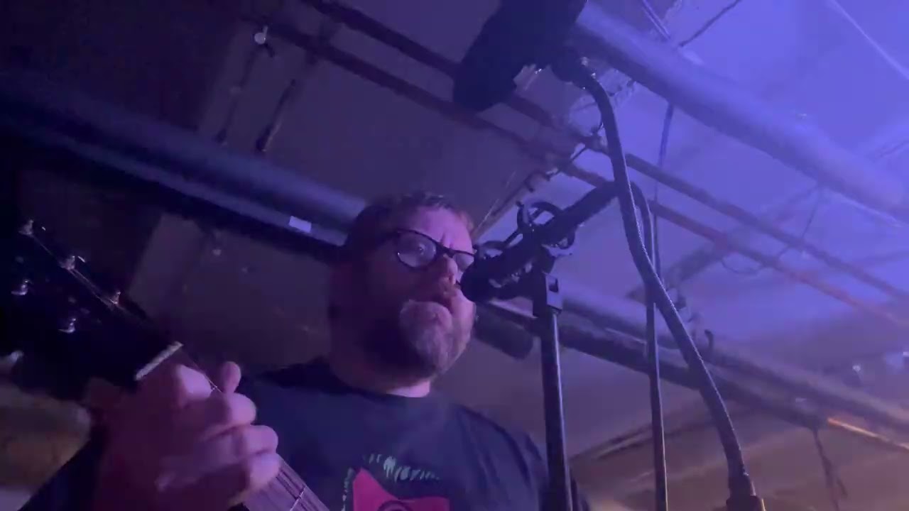 Steven Stereo covering "Say Something" "Just Like Honey" and playing his original "Pink Eye."