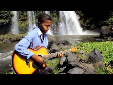 Lehilah joby Mifohaza amin'izay (Official Music Video by Liv Art Pictures prob by lehilah joby