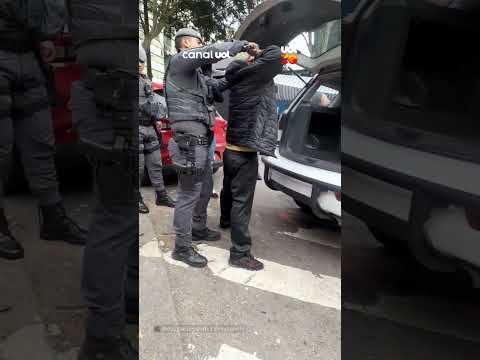 Homem é preso durante operação da PM contra o crime organizado em Paraisópolis (SP)