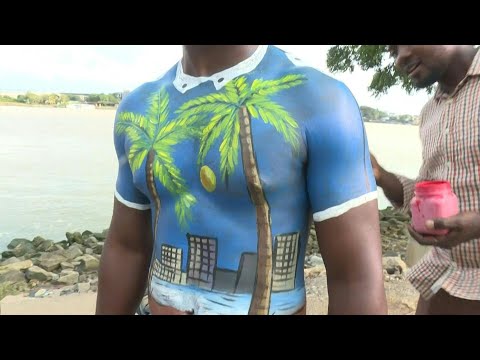 Body-Painting in der Elfenbeinküste | AFP