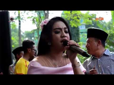 OM ADELLA ' BUKAN YG PERTAMA ' Voc  MERINDA ANJANI Live DI KWANYAR BANGKALAN MDR 2017 1