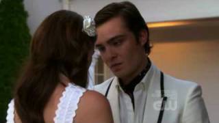 Gossip Girl 2x01 "Three words, Eight letters"