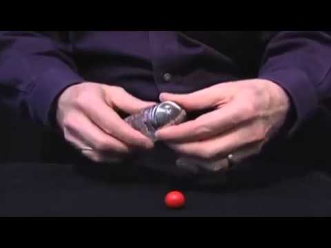 Ball in Salt Shaker - Magicland.se