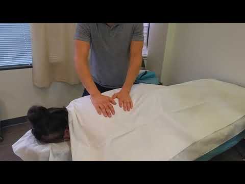 How to Massage the Back - Introduction to Swedish Massage 3