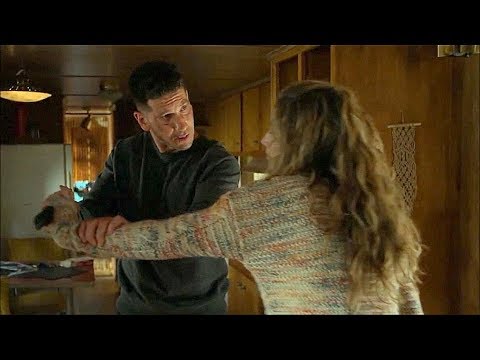 Frank/Punisher enseña a Amy a quitar un arma - THE PUNISHER 2X06