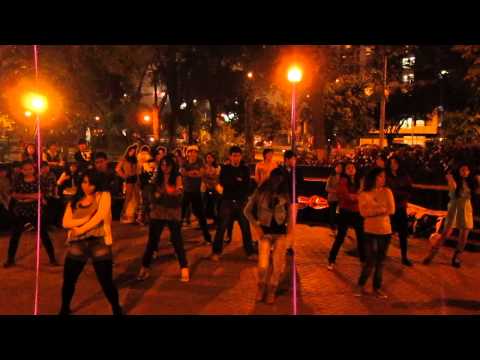 [09/11/2014] FLASHMOOB - MAMMA MIA