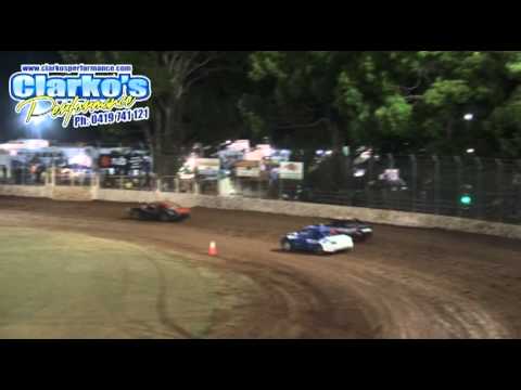 Modified Production - Heat 10 - Wild Desert Series - Kingaroy Speedway - 03.11.12