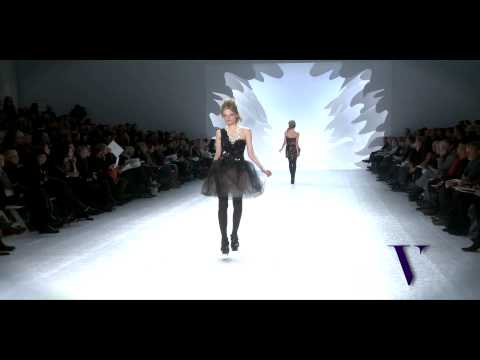 Vera Wang: Fall 2010 Runway Show at New York Fashion Week