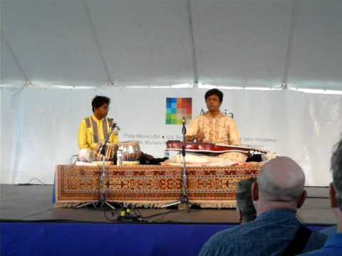Debashish Bhattacharya - Indian slide guitar 2009 Richmond Folk Festival