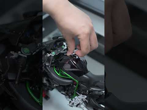Mô Hình Xe Kawasaki Ninja H2R Tỉ Lệ 1:6 – Đề Nổ, Phun Khói, Có Đèn LED