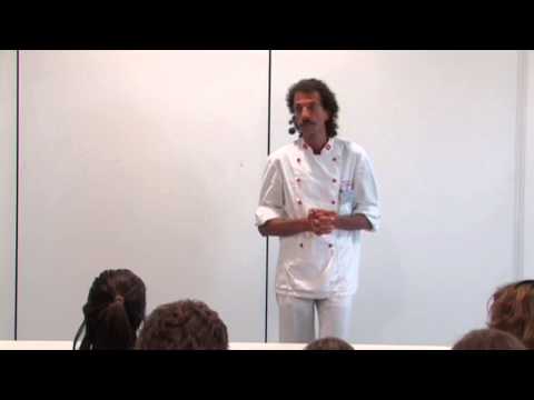 Dr. Urs Hochstrasser: Milch unter die Lupe genommen