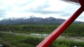 preview picture of video 'Taking Off In Small Plane at Healy Alaska Airport'