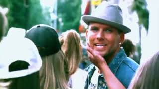 Minimal Chic Feat Matt Goss  • I Need A Key