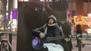 気温－12℃  極寒のすすきの氷まつり 藤井蛍君が二曲歌ってくれました。