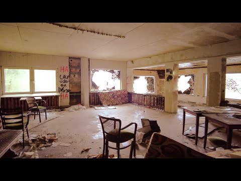 Das Hotel an der B83 - hochgradig einsturzgefährdet - Lost Place