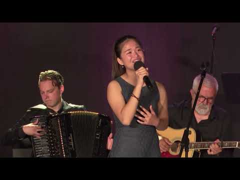 CHRIZTEL RENAE ACEVEDA - Kao košuta