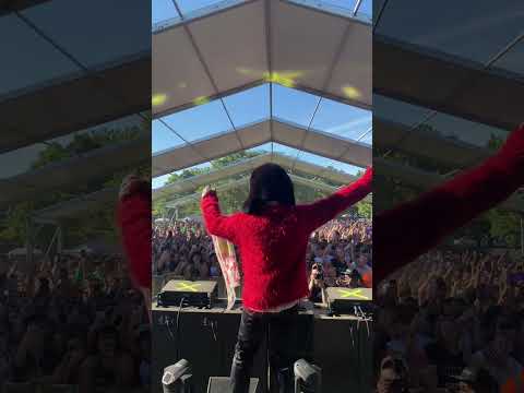 lil tracy's tribute to lil peep at summersmash 🐣💗