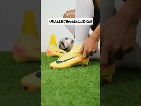 Gini nih rasanya kalo pake sepatu bola berkualitas!💯 #sepatuoriginal #asmr #pakaisepatu #sportiid