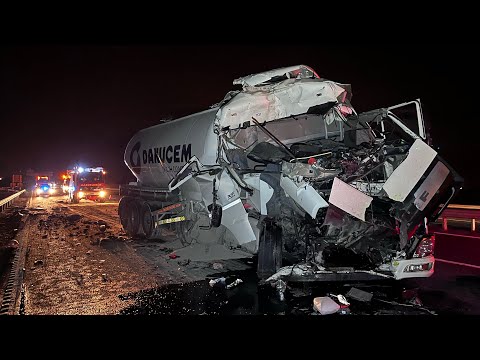 Kamion baleset az M1-es autópályán Mosonmagyaróvárnál