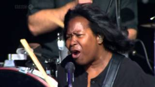Joan Armatrading - Woman In Love (Live at Glastonbury 2008) HD 720p