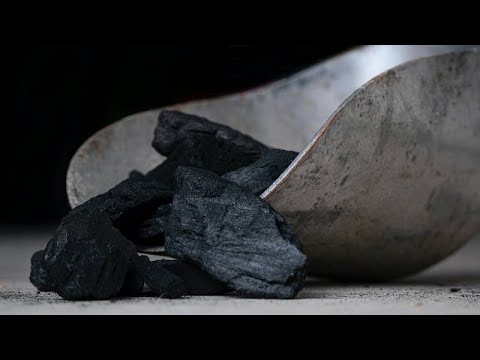 Kohle für den kommenden Winter: Briketts sind bei Privatkunden heiß gefragt