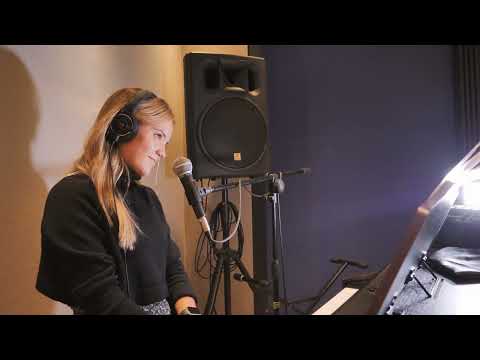 Júlia Ochôa - When I Was Your Man (Bruno Mars Cover)