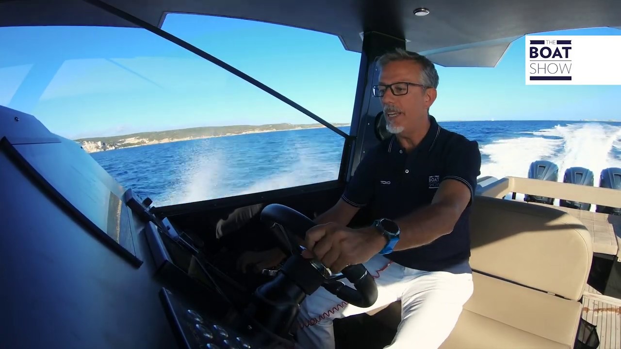 Sea water Phantom 500 su The Boat Show
